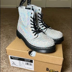 Girls Docs 1460 Pascal Suede leather White/ Silver Metallic Croc